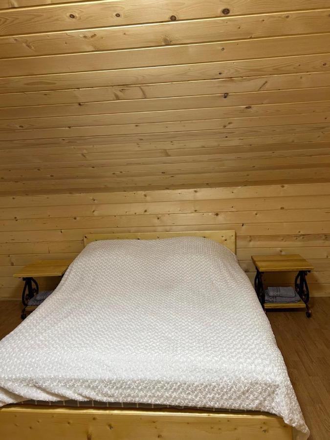 Pid Lisochkom Verkhovyna Esterno foto