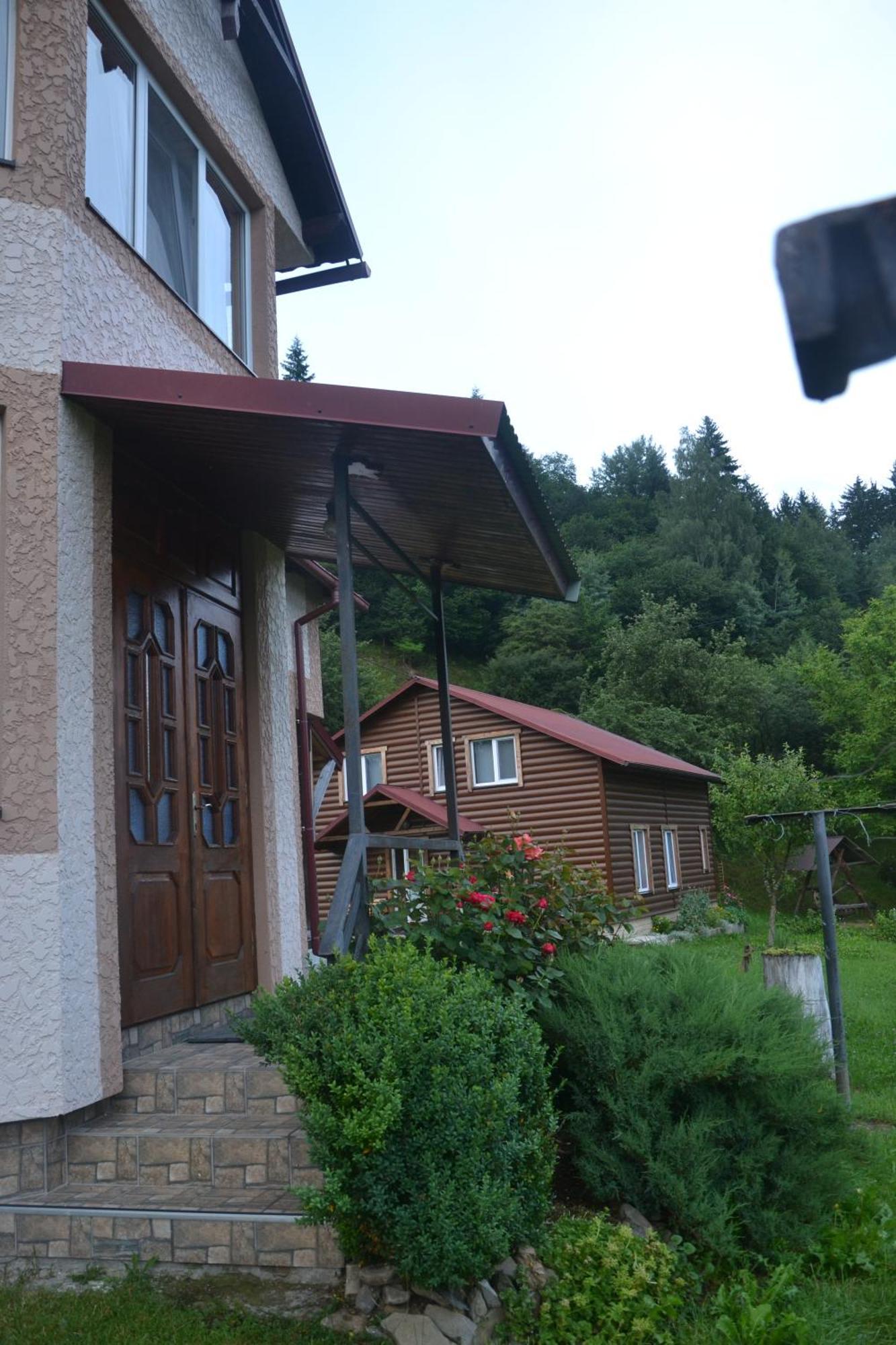 Pid Lisochkom Verkhovyna Esterno foto